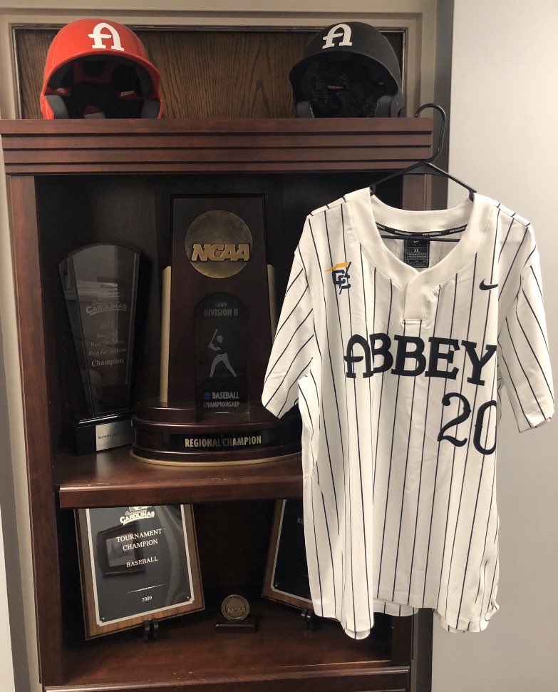 Brenmartin15's tweet photo. Blessed to announce I’ll be furthering my academic and athletic career at Belmont Abbey College #RaisetheRed🚩 https://t.co/JZR1gpq5hE