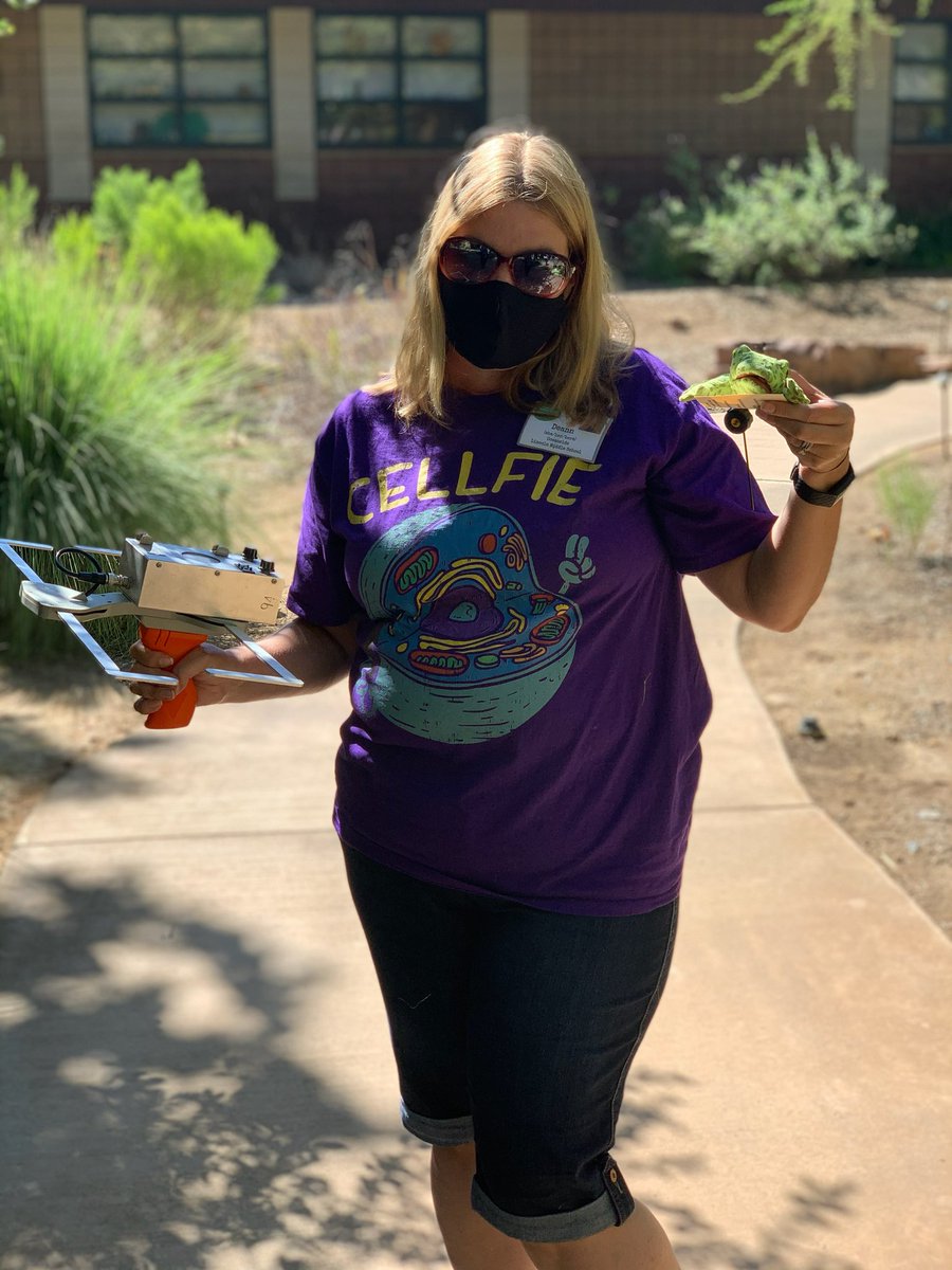 BloomerDeann's tweet photo. Day 3: Thank you @genentech @sdzglobal for this amazing 3 day experience! I am so excited real world science phenomena to talk about with my kids. Even with the stress of what education will look like in person/online these lessons rock! #endextinction  @ms_khumphrey @STEM_Oside https://t.co/rQ3qprJVll