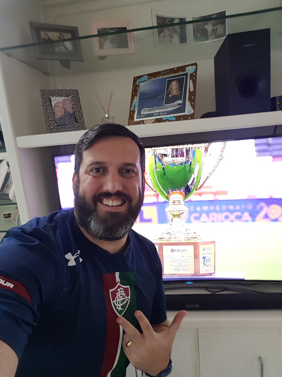 dangelovidal's tweet photo. É pelo Flu 🇧🇬
#flaflunosbt #fluminense #tricolordecoracao https://t.co/kmoD7ldnjf