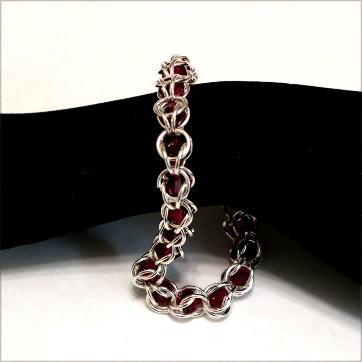 Kosednar's tweet image. 7.5" Chainmaille Artisan Craftsmen Designed Bracelet Solid .925 Sterling Silver Real Ruby Red Swarovski Bicone Faceted Crystals Austria
JoesJemsCreations.com
#JoesJemsCreations #chainmaillerubybracelet #solid925silver #rubyredswarovshibeads #rubybracelet #chainmaille