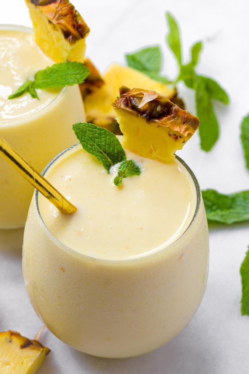 CookinForMySoul's tweet photo. Bring the sunshine with these Pineapple Banana Smoothies! ☀️🍍

Grab the recipe: https://t.co/Er0yAL798c https://t.co/AWcan9YCwH