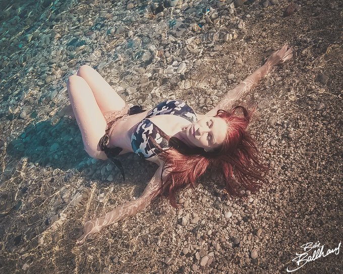 Guten Morgen meine Zuckerhasen, genie&szlig;t den sexy kleinen Freitag...🌞😉 #followme #bettieballhaus #65h<a href="/tag/model"class="tags"><span>#model</span></a><a href="/tag/picoftheday"class="tags"><span>#picoftheday</span></a><a href="/tag/followme"class="tags"><span>#followme</span></a><a href="/tag/redhead"class="tags"><span>#redhead</span></a><a href="/tag/kiss"class="tags"><span>#kiss</span></a><a href="/tag/bigboobs"class="tags"><span>#bigboobs</span></a>
