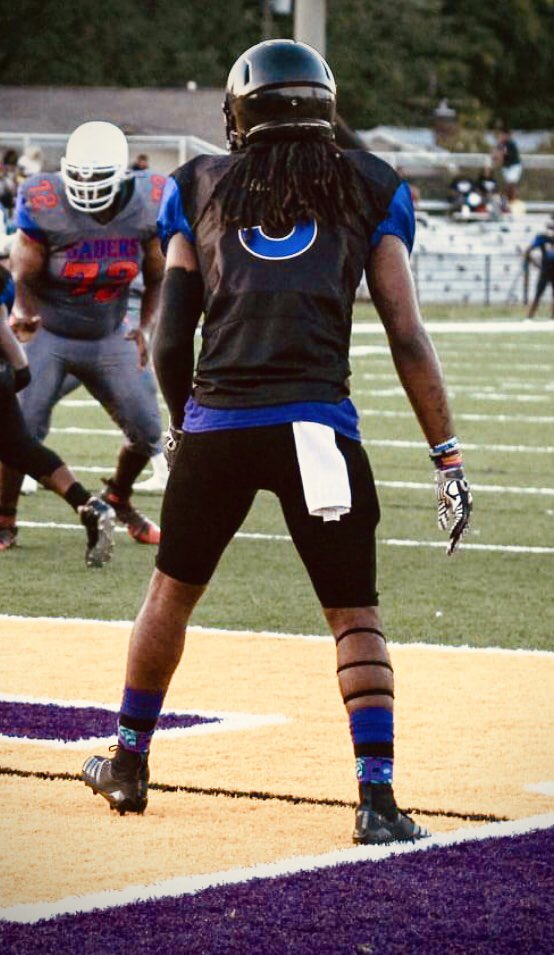 Nuskie2x's tweet photo. It Ain’t Nothing I Can’t Handle, I’m The Chosen One 🦅‼️ #RSM🎸  #LongLiveDreek 👼🏾#ComingBackHarder🤐 #SpringFootballMe💰 https://t.co/C4RlsX6f7k