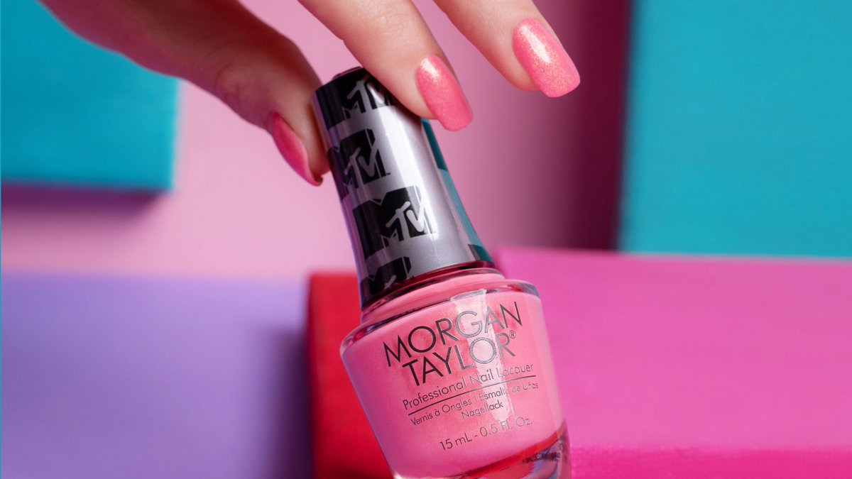 MTMorganTaylor's tweet photo. Show Up & Glow Up is a stunning pink shimmer sure to help you stand out above the crowd this summer! Now available at https://t.co/IhPF2lwuvj #MorganTaylor #MTVSwitchOnColor #summercollection #ShowUpandGlowUp https://t.co/U3ARmHQbak