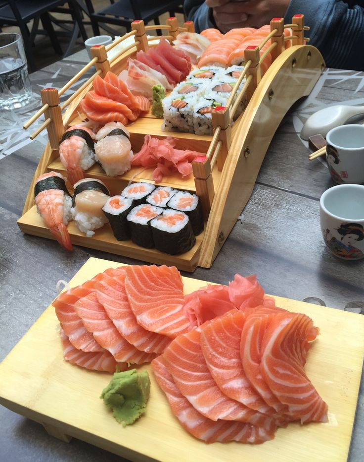 SUSHI!! tweet media