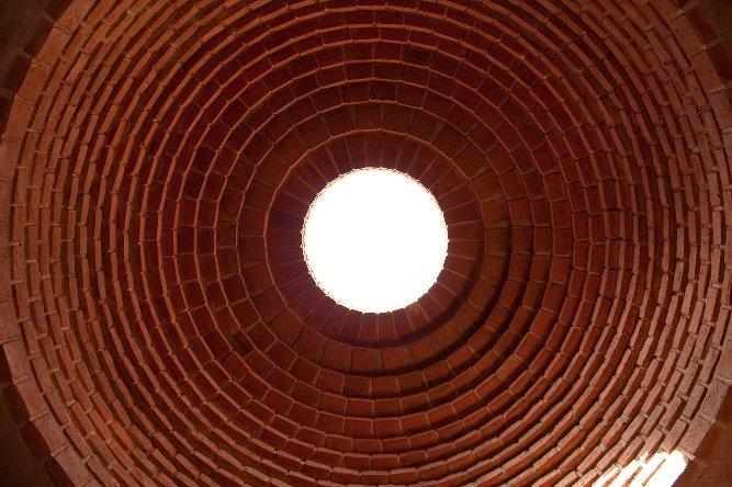 selimcastro's tweet photo. Casa Salgado (Xalapa, 2008): Detalle de cúpula en recámara

#MiercolesEnladrillado #CasaMexicana #Casa #CasaVeracruzana #Xalapa #Veracruz #Mexico #House #Architecture #MexicanHouse #MexicanArchitecture #Brick https://t.co/TRCpUcS6Y5