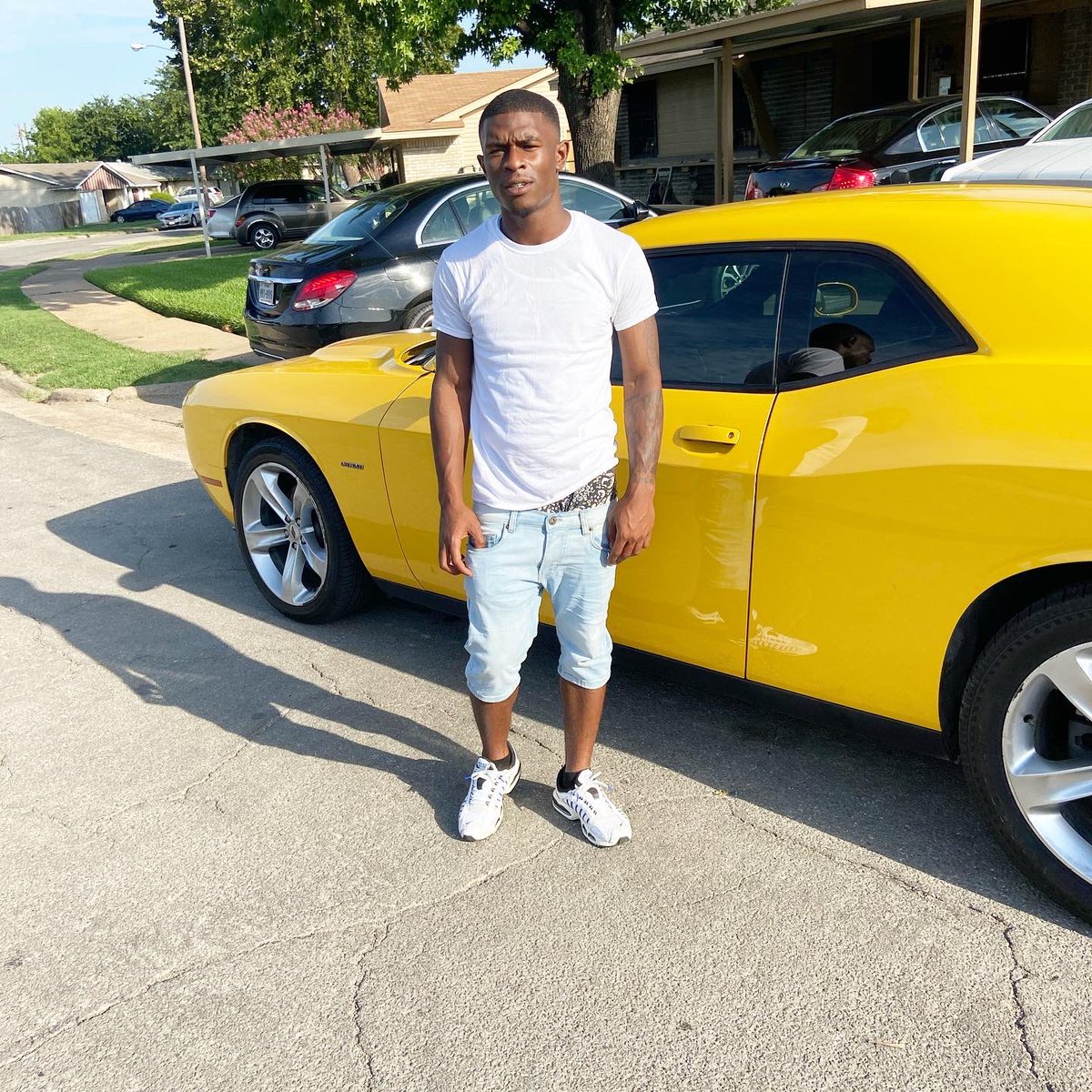 TheRealMeezy223's tweet photo. 🦍💙 https://t.co/UBhgLJRuTD