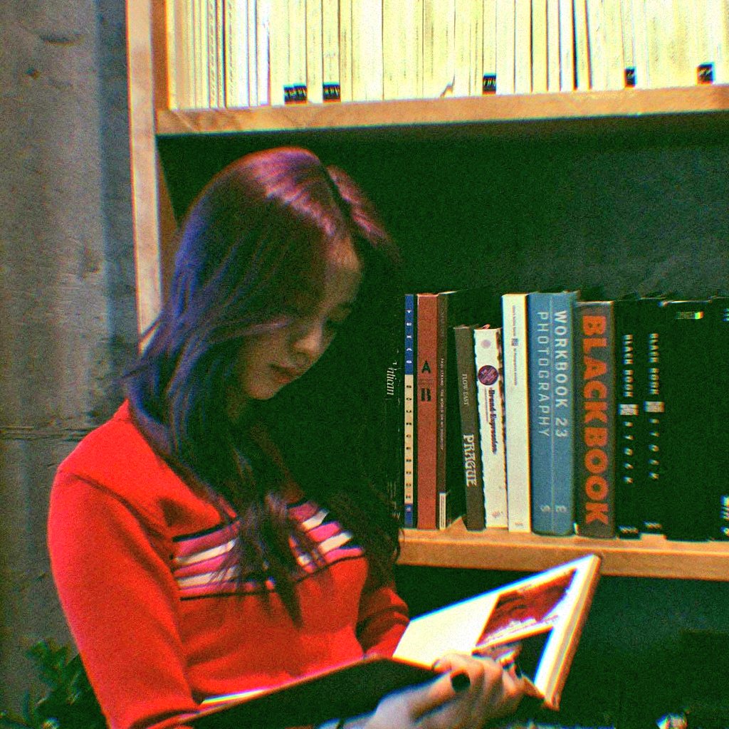  #JISOO    #지수    @BLACKPINK