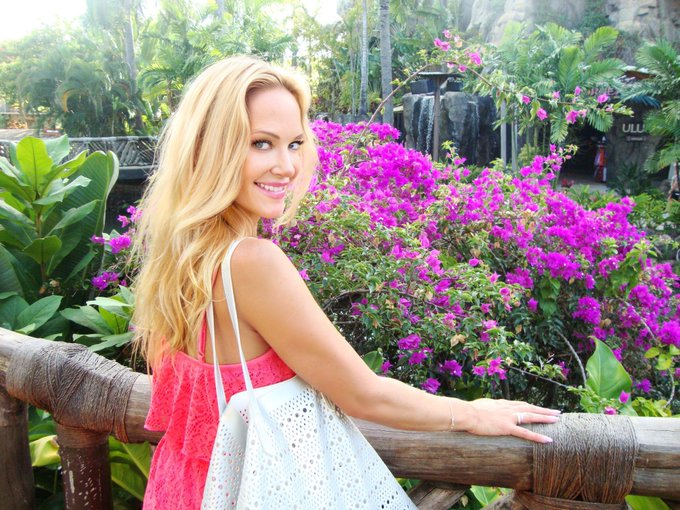 Happy Humpday Everyone! #HumpDay 💋 https://t.co/O5vPT31aSz<a href="/tag/humpday"class="tags">#HumpDay</a>