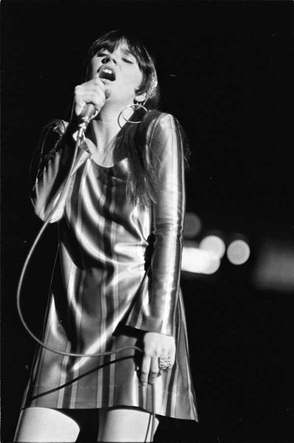 I can still message and I will use that privilege to wish Miss Linda Ronstadt a very happy birthday!!! 