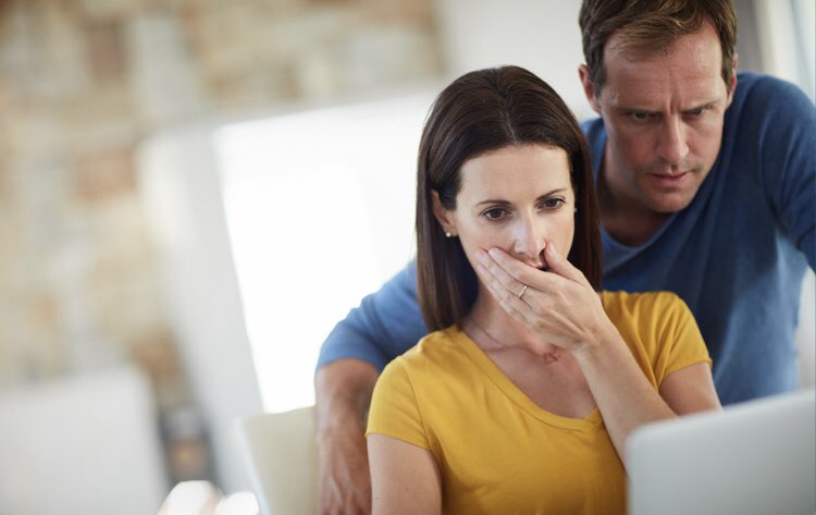 BunionHeadlines's tweet photo. Area Couple Devistated To Learn Local Store They Browsed Once Closing https://t.co/8QwBHX92ET #TheBunion #BunionHeadlines https://t.co/U3NeEWoSeY