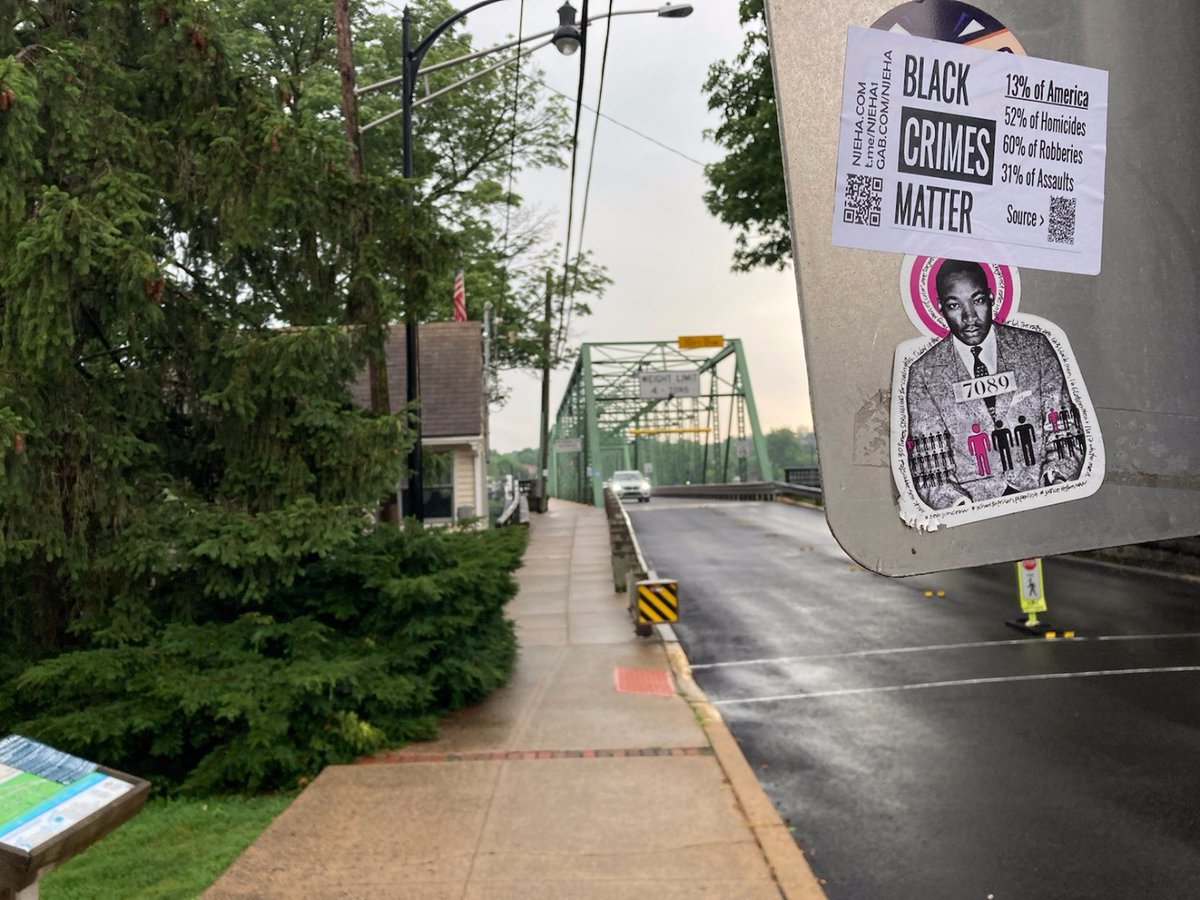 EuropeanAssoc's tweet photo. NJEHA activists placed promotional materials around:
--Linden, New Jersey
--New York, New York
--New Hope, Pennsylvania
--Mount Laurel, New Jersey
#BetterDeadThanRed
#SaveOurStatues
#LawAndOrder https://t.co/RRJLlnCZTi