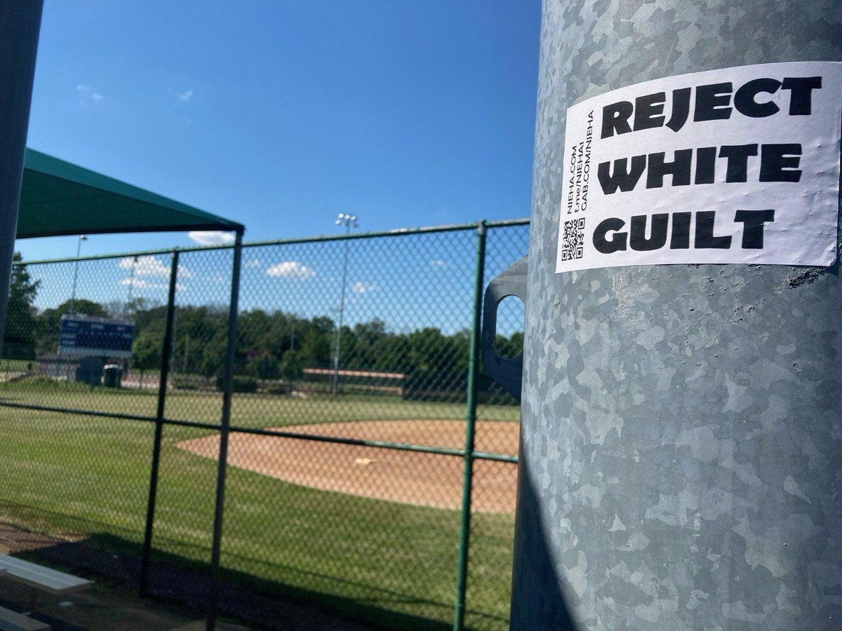 EuropeanAssoc's tweet photo. NJEHA activists placed promotional materials around:
--Linden, New Jersey
--New York, New York
--New Hope, Pennsylvania
--Mount Laurel, New Jersey
#BetterDeadThanRed
#SaveOurStatues
#LawAndOrder https://t.co/RRJLlnCZTi