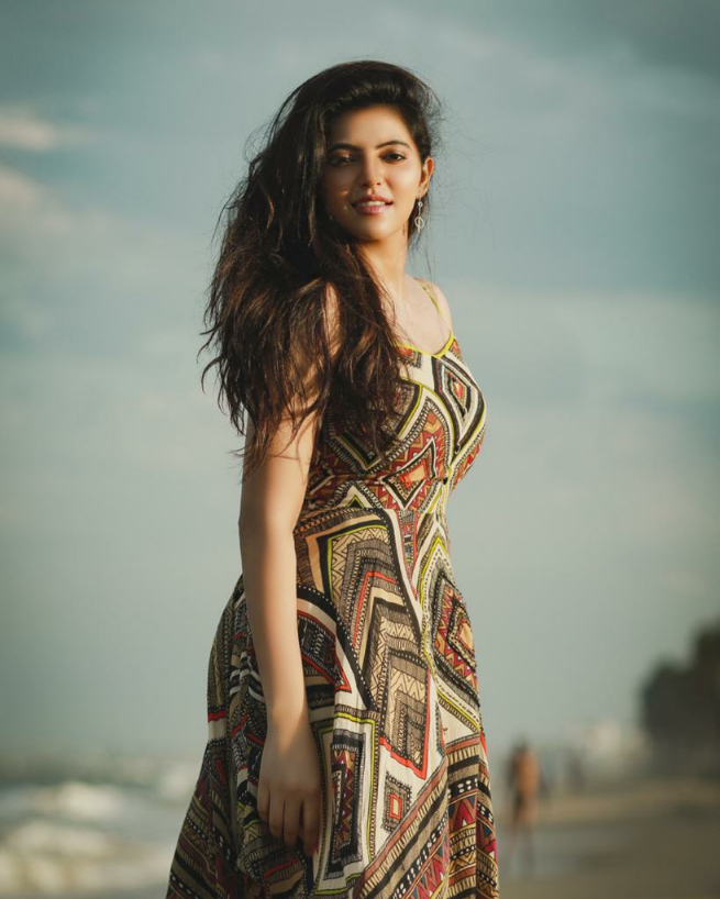 Cineket's tweet photo. The Gorgeous #AthulyaRavi. https://t.co/ofGDXu5zZl
