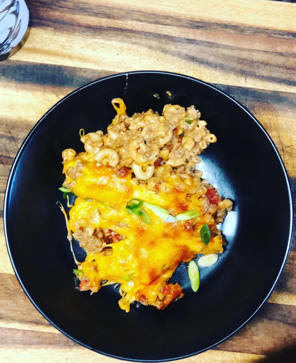 MrChefLobbyist's tweet image. Wednesday Evening Dinner: Mrs. Ollie D. Coleman’s Southern Help Yourself Casserole with Spicy Cheese Sauce and Baby Tomatoes #cheflobbyist #dinner #hamburger #helper #tomatoes #pasta #gouda #sauce #greenonions #food #foodie #cheflife #cheese #houston #comfortfood #southernfoodway