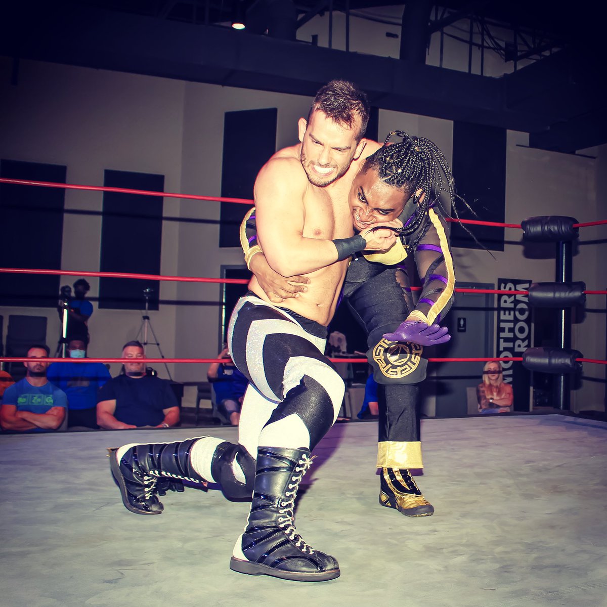 SagePhilips7's tweet photo. You have to be tenacious if you want to survive.
๐ธ: @willhoyler
#RingWizard
#Ringcraftandwizardry
#independentwrestling
#Headlock https://t.co/nKZQpDIw2d