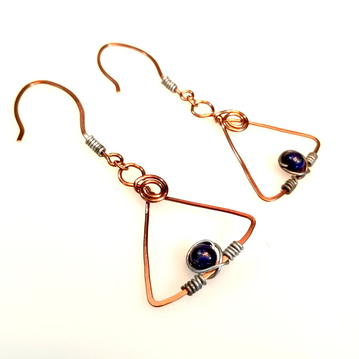 arkayscreations's tweet photo. Mixed Metal Earrings, Edgy Earrings, Triangle Jewelry  #edgyearrings #trianglejewelry #giftidea

https://t.co/5u8avRkipR https://t.co/bQvpTCgGPL