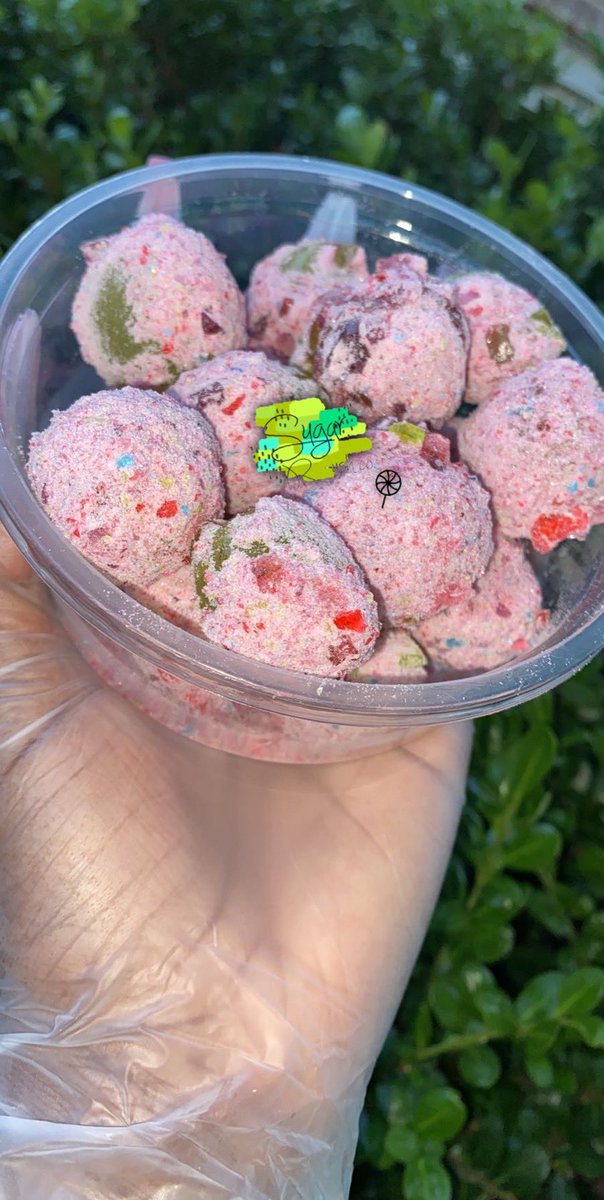 SRushco's tweet photo. Hey my SugarRush Co babies!! I added something new to the menu. CANDIED CRACK GRAPES 🍇🍭

Place your orders now!!

#sugarrushco #candygrapes #sweettreats #dmv #woodbridge https://t.co/r7QgC4sDFF