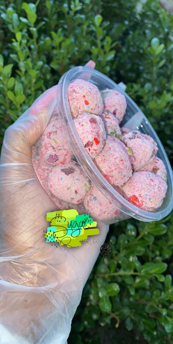 SRushco's tweet photo. Hey my SugarRush Co babies!! I added something new to the menu. CANDIED CRACK GRAPES 🍇🍭

Place your orders now!!

#sugarrushco #candygrapes #sweettreats #dmv #woodbridge https://t.co/r7QgC4sDFF