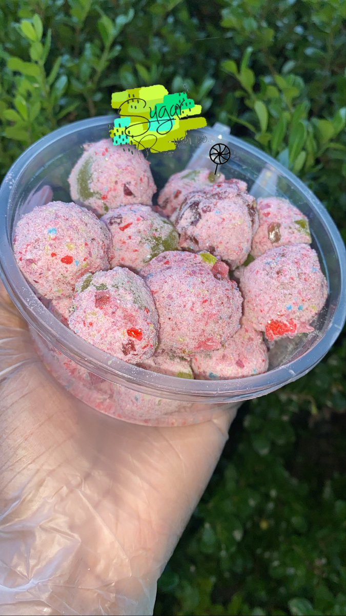 SRushco's tweet photo. Hey my SugarRush Co babies!! I added something new to the menu. CANDIED CRACK GRAPES 🍇🍭

Place your orders now!!

#sugarrushco #candygrapes #sweettreats #dmv #woodbridge https://t.co/r7QgC4sDFF