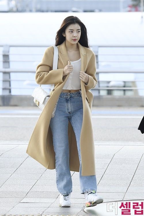 choi jisu looking so simple yet elegant,a very necessary thread;