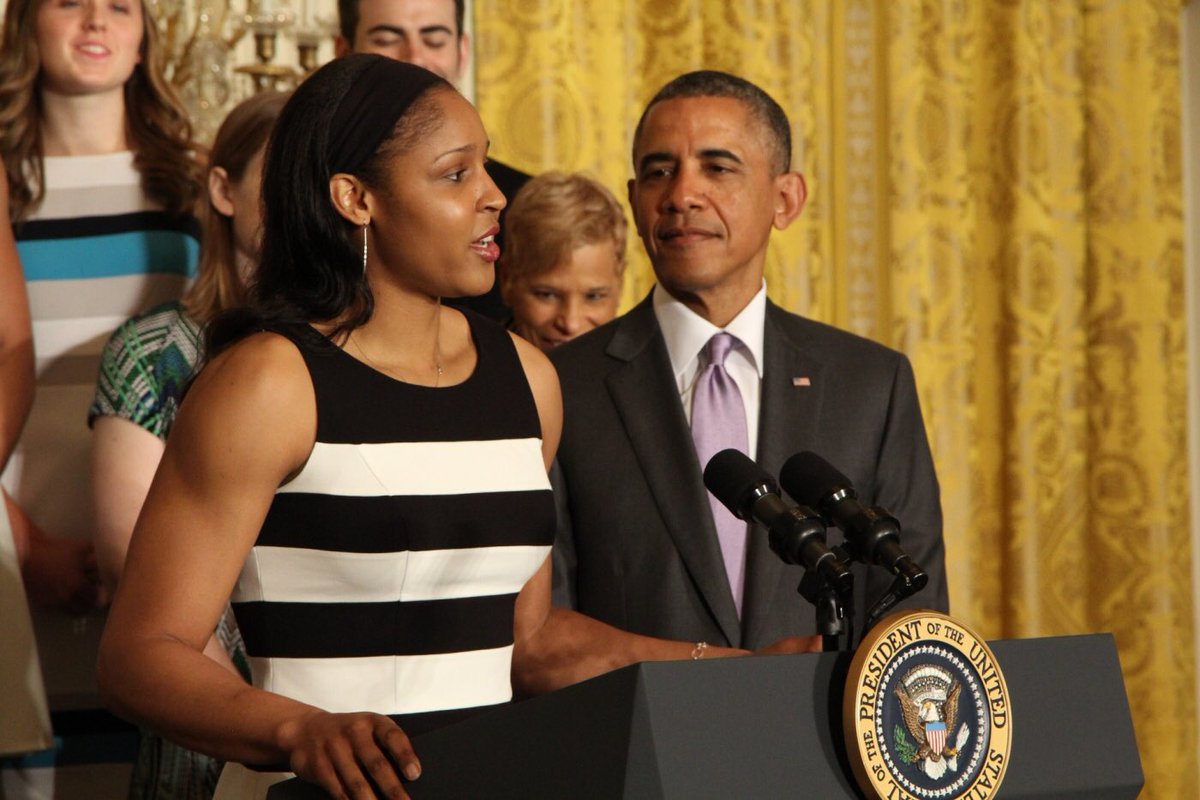 itsgabrielleu's tweet photo. Today’s #WCW is one of the best basketball players &amp; activist in the game, @MooreMaya. I 1st met her at the White House during President Obama's birthday celebration. She was kind, humble and a fierce competitor. More 👇🏾 https://t.co/nOTh3Cog4J