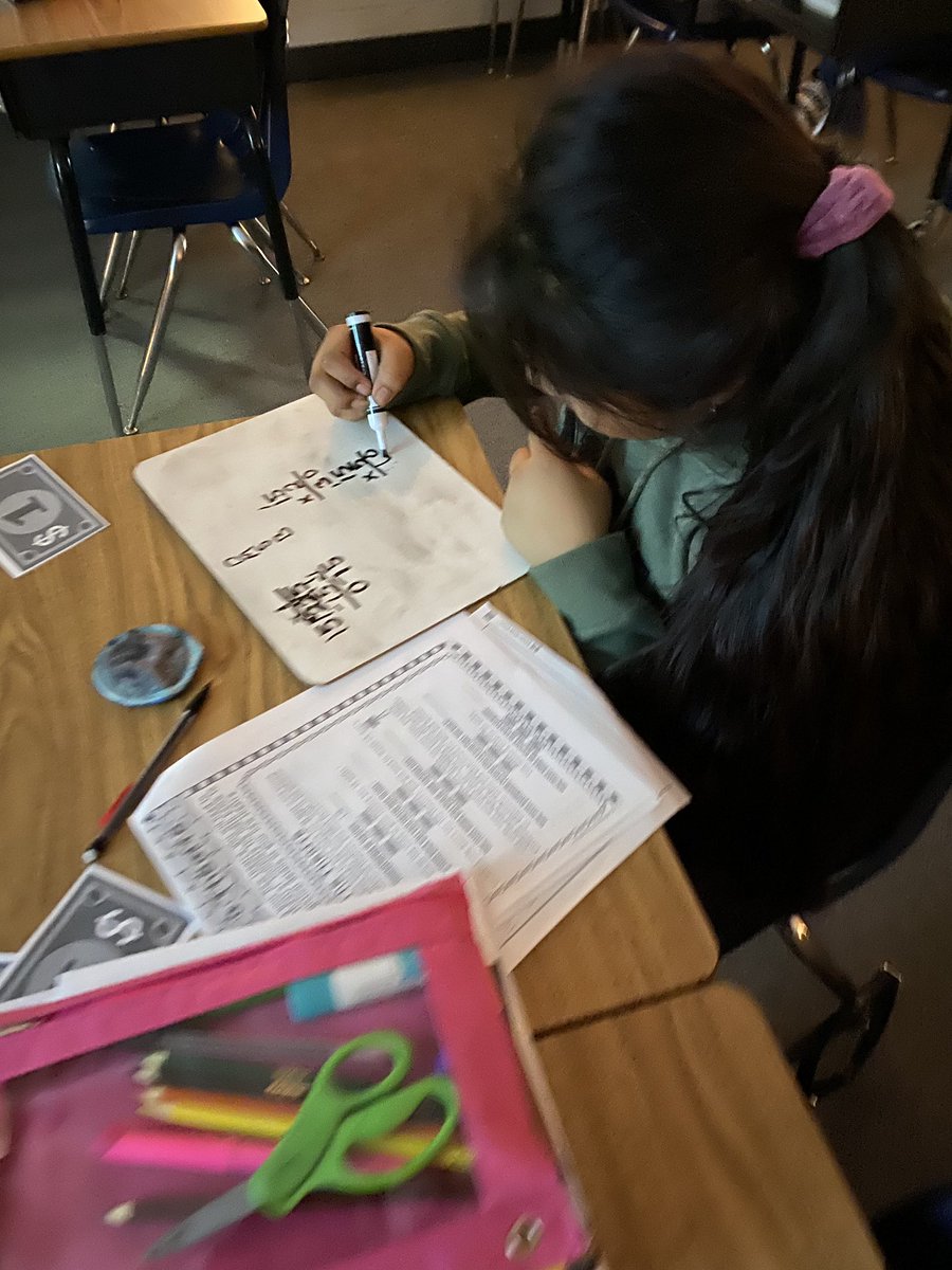 Carmella_Samler's tweet photo. Our incoming 6th graders are having a blast with @RickiRowan and Mrs. Erwin this week! They are being introduced to AVID strategies and enjoying their project based learning based around the book Holes. #WelcomeToDMS #WeAreAVID @DMSTIGERTWEETS https://t.co/oQrIGxEoZq