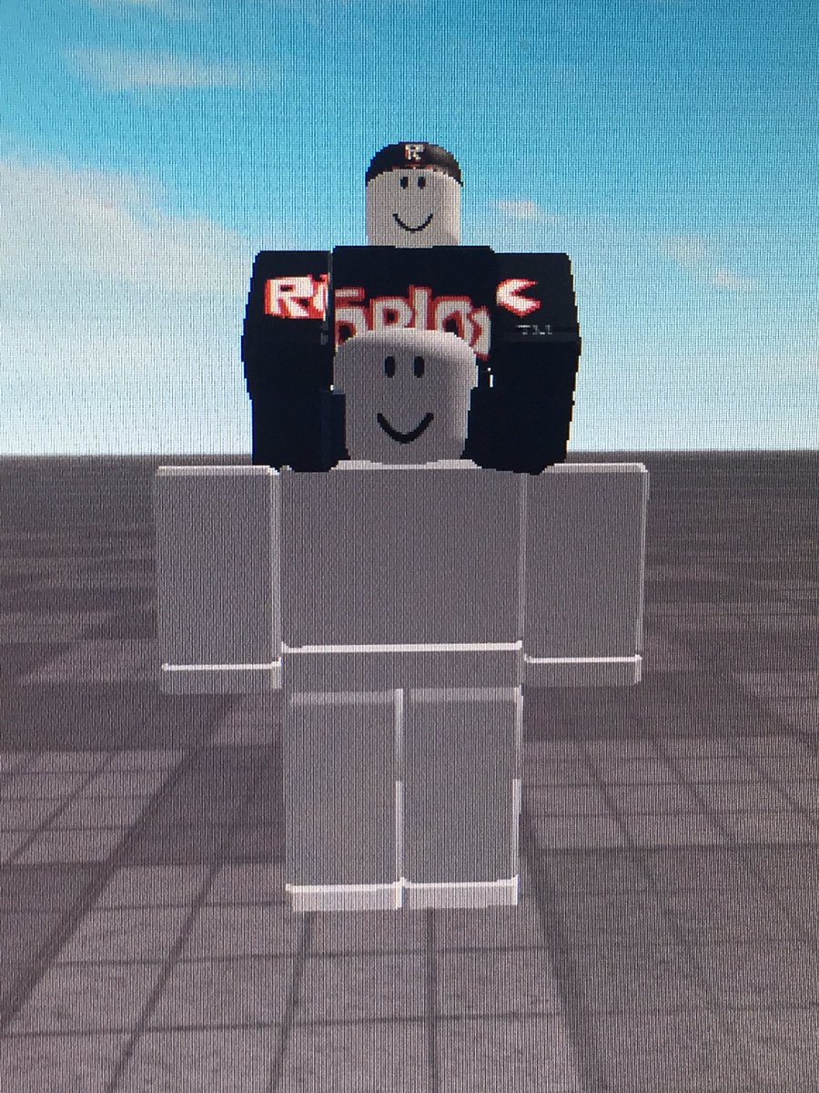 Justin64699410's tweet photo. Roblox I finished working on a old roblox guest accessory I think this would be great since the 3 years since there removal this would be a very popular hat I was wondering if this could be a UGC Hat My account is ExecutiveBoardGuest Like and retweet is you want this to be made https://t.co/bN08HK1Isf