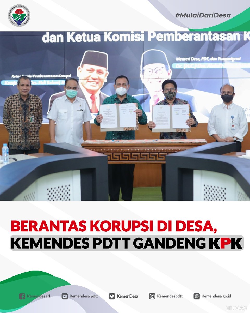 kemendespdt's tweet photo. MenDes PDTT Abdul Halim Iskandar @halim bersama Ketua Komisi Pemberantasan Korupsi (KPK) Firli Bahuri menandatangani Nota Kesepahaman Bersama  Kemendes PDTT dengan KPK RI tntang Kerjasama dlm Upaya Pemberantasan Tindak Pidana Korupsi di Desa, Daerah Tertinggal dan Transmigrasi, https://t.co/85Zj0APXrp