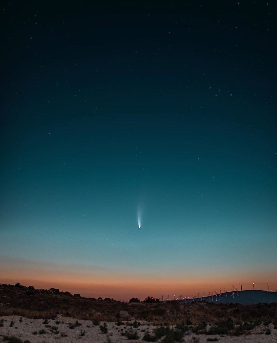 Photo 1: miket.imagery | ig (Little Sable Point Light).Photo 2: jaditpnw | ig (Washington).Photo 3: canpofficial | ig (Turkey).Photo 4: darkskyalqueva | ig (Portugal). #NeowiseComet