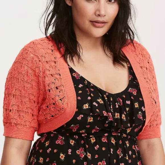 shopoctoberrose's tweet photo. So good I had to share! Check out all the items I'm loving on @Poshmarkapp #poshmark #fashion #style #shopmycloset: https://t.co/JFNrrzM63J https://t.co/H9OhVnJILb