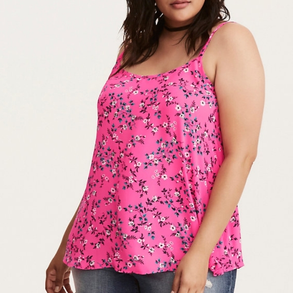 shopoctoberrose's tweet photo. So good I had to share! Check out all the items I'm loving on @Poshmarkapp #poshmark #fashion #style #shopmycloset: https://t.co/JFNrrzM63J https://t.co/H9OhVnJILb