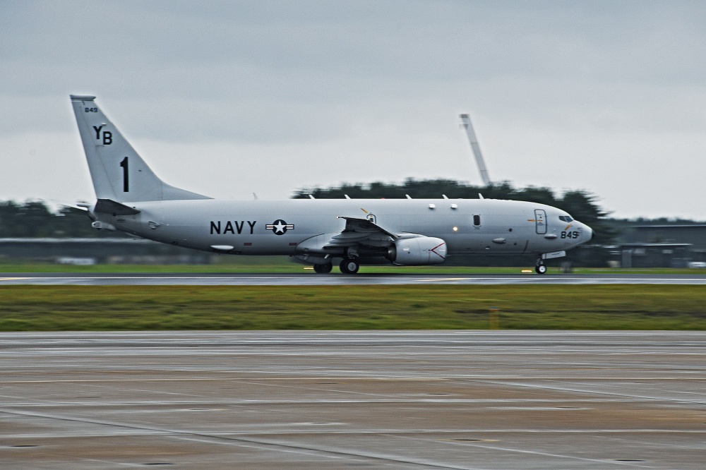 USPACOM's tweet photo. A @FlyNavy P-8A #Poseidon, with to Patrol Squadron #VP1, launches from @TeamMisawa. VP-1 is deployed to #NAFMisawa, Japan conducting maritime patrol and reconnaissance and theater outreach operations within @US7thFleet #C7F AOR #NavalAir #Readiness #FreeandOpenIndoPacific https://t.co/fVPq1IIBZF
