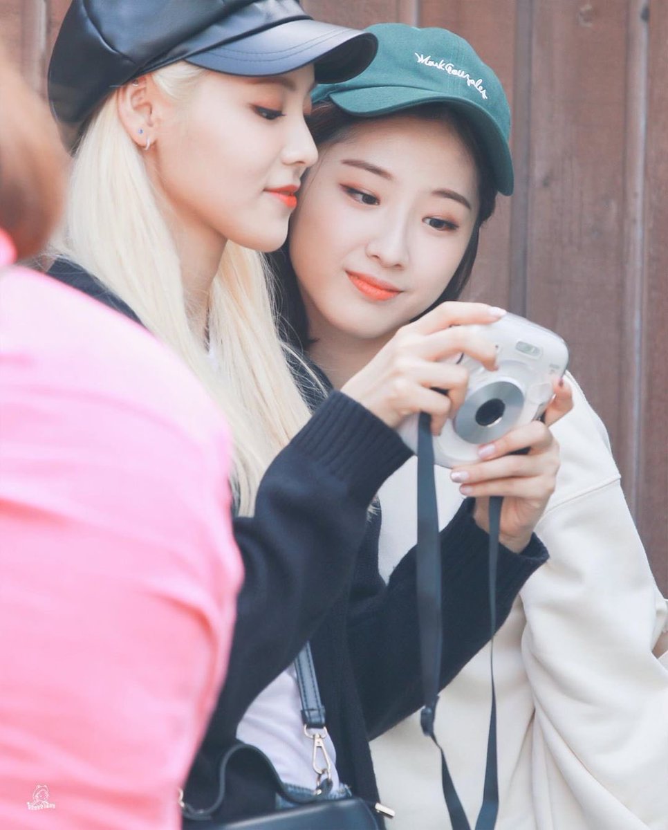 haseul + jinsoul