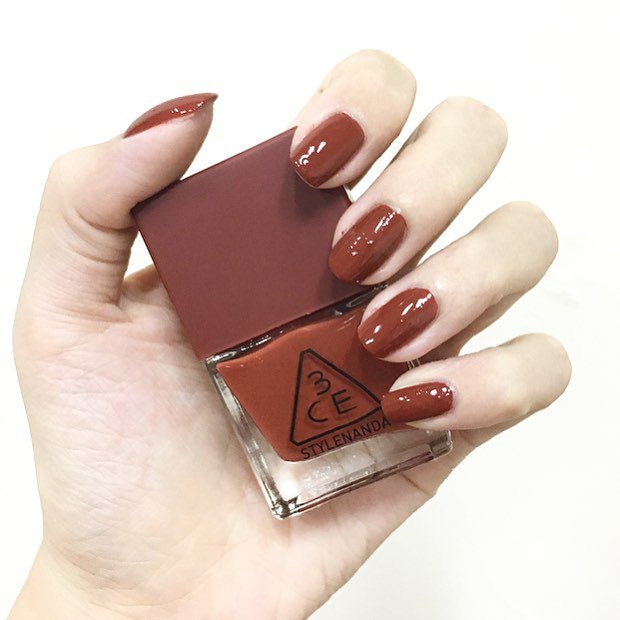 BabyPiggy88's tweet photo. ლ╹#พี่กล้วยinstock╹ლ
🦋🌈 มั่นใจถูกที่สุด‼️3CE Long Lasting Nail Lacquer #RD07
彡🌷EXP.2021 ราคาเพียง 150.-
彡🌷EXP.2022 ราคาเพียง 190.- (ราคาปกติชิ้นละ 490.-)
♡ ยาทาเล็บสีน้ำตาลแดงตุ่นๆ สีนี้สวยมาก!
#พร้อมส่งBabybanana #ชี้เป้าโปรถูก #howtoperfact #พรีออเดอร์เกาหลี https://t.co/qWozu0re5V
