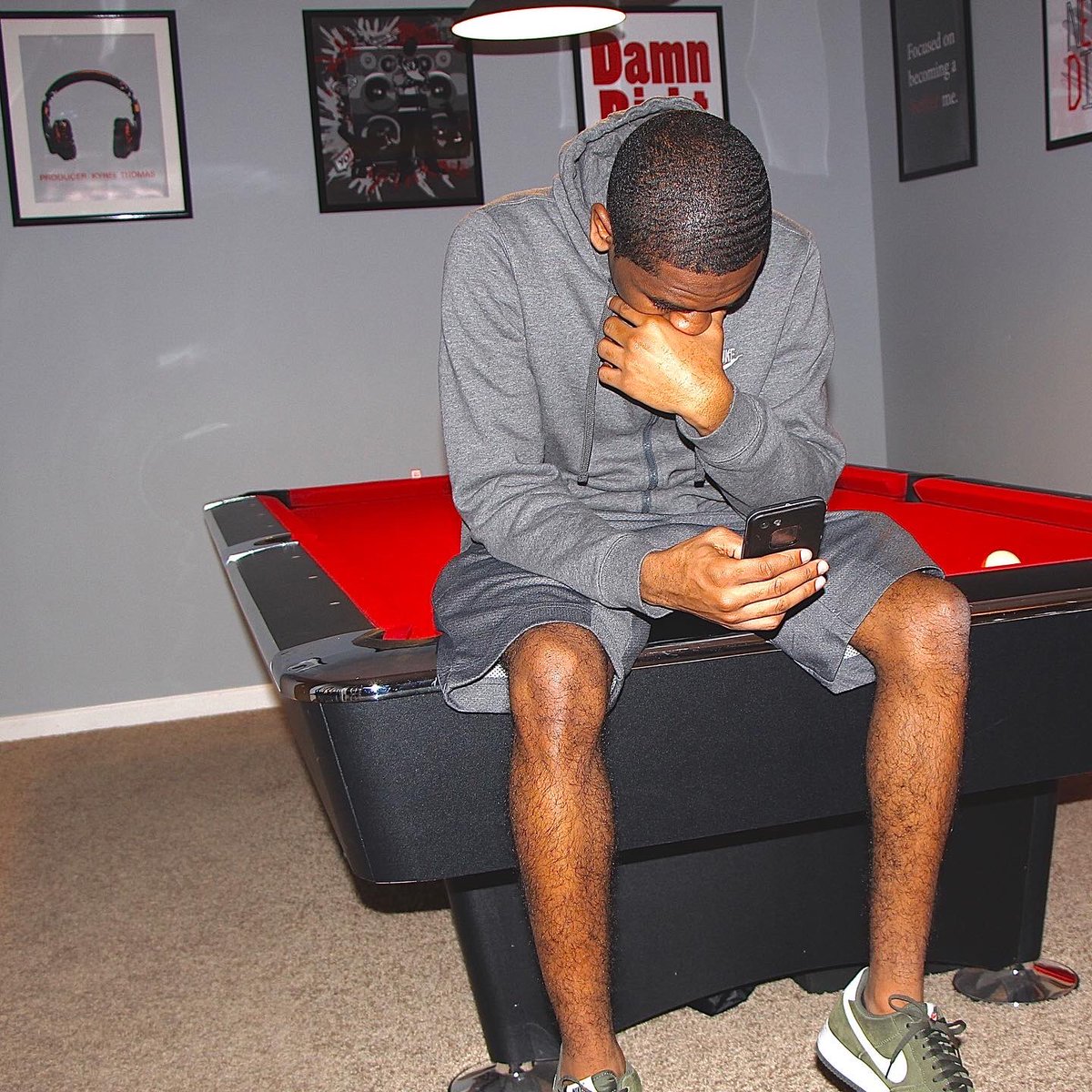 KRT_9788's tweet photo. 🦹🏾‍♂️ If it ain’t business then I’m chilling in the same collection of tracksuits and sweatsuits. I swear you’ll never see my face again once I hit the right lick. #EvilNerd 👨🏾‍💻🤣 https://t.co/kz2yeWMWnT