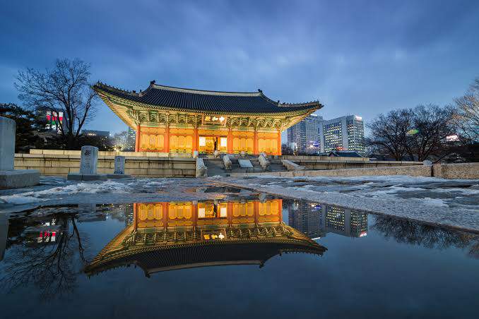 brazilkorea's tweet photo. Com uma mistura da arquitetura tradicional coreana e ocidental, o local foi onde o rei #Gojong, proclamou a fundação do Império #Daehan.
Seu nome significa 'Palácio da virtude e longevidade', no intuito de desejar vida longa ao rei 🇰🇷🙌🏽😍
Tour App #JumpVR, lançamento em 17/07. https://t.co/9OfMmxAPEB