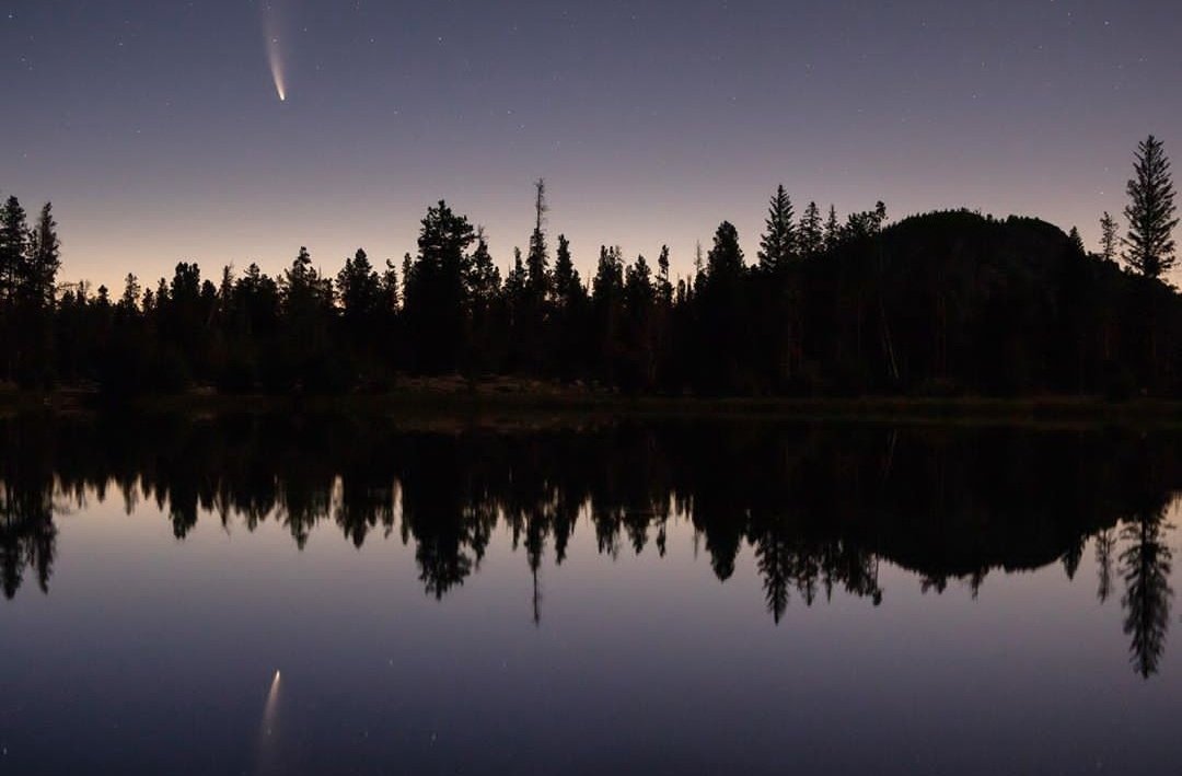 Photo 1: Kevin.hufnagl | ig (Austria).Photo 2: mkvackay | ig (Rocky Mountain National Park).Photo 3: mmamtani | ig (Massachusetts).Photo 4: antarexxa | ig. #NeowiseComet