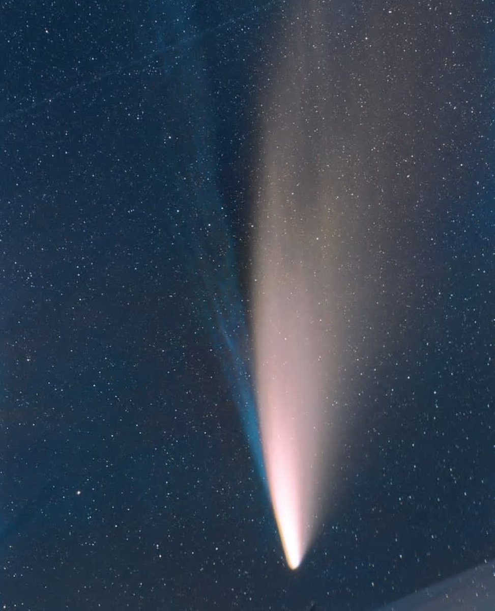 Photo 1: Kevin.hufnagl | ig (Austria).Photo 2: mkvackay | ig (Rocky Mountain National Park).Photo 3: mmamtani | ig (Massachusetts).Photo 4: antarexxa | ig. #NeowiseComet