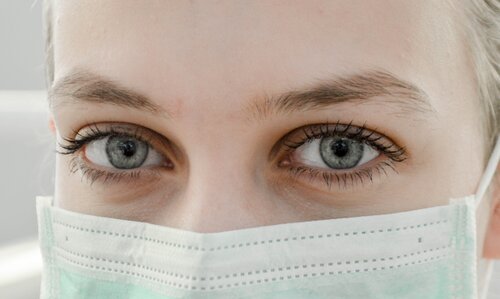 Want to know what to do when your mask causes acne? Read recommendations and tips from professionals. bit.ly/38VOf6X  
#skincaretips #skincare #COVID #MandatoryMasks #schoolsreopening #backtowork