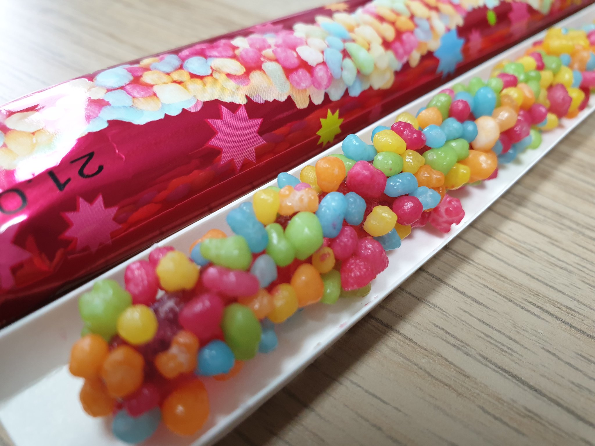 クリエイトリップ 韓国情報 En Twitter 韓国グルメ コンビニなどで最近発売を開始した 크런치롱젤리 クランチロングゼリー グミ グミ好き なのですぐに飛びつきました ㅋㅋㅋグミの周りに少しパチパチしたクランチがくっついただけのものですが 素朴に