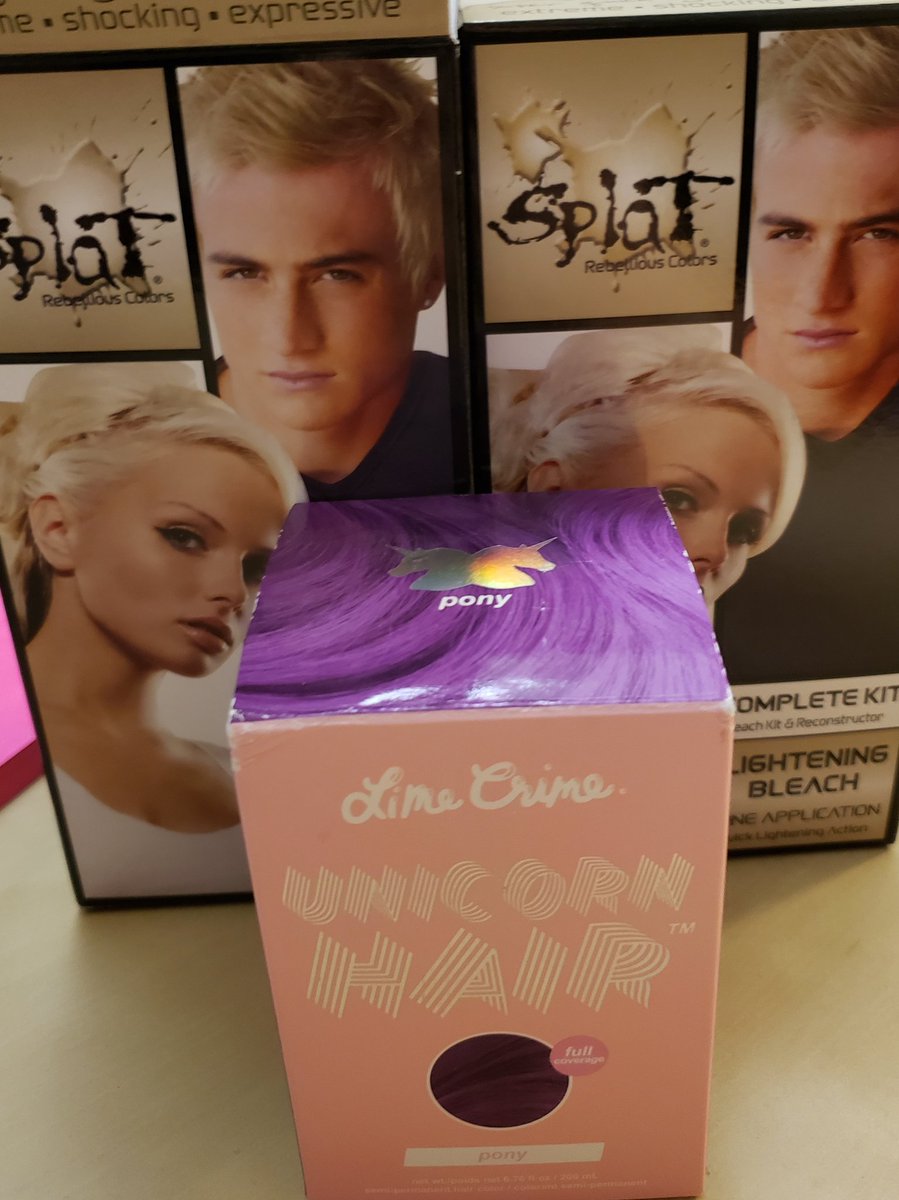 SimmerKristine's tweet photo. This is where my mental health stands right now. Yes, I know box dye is aweful. 🙃 https://t.co/5F4S6JrvF7