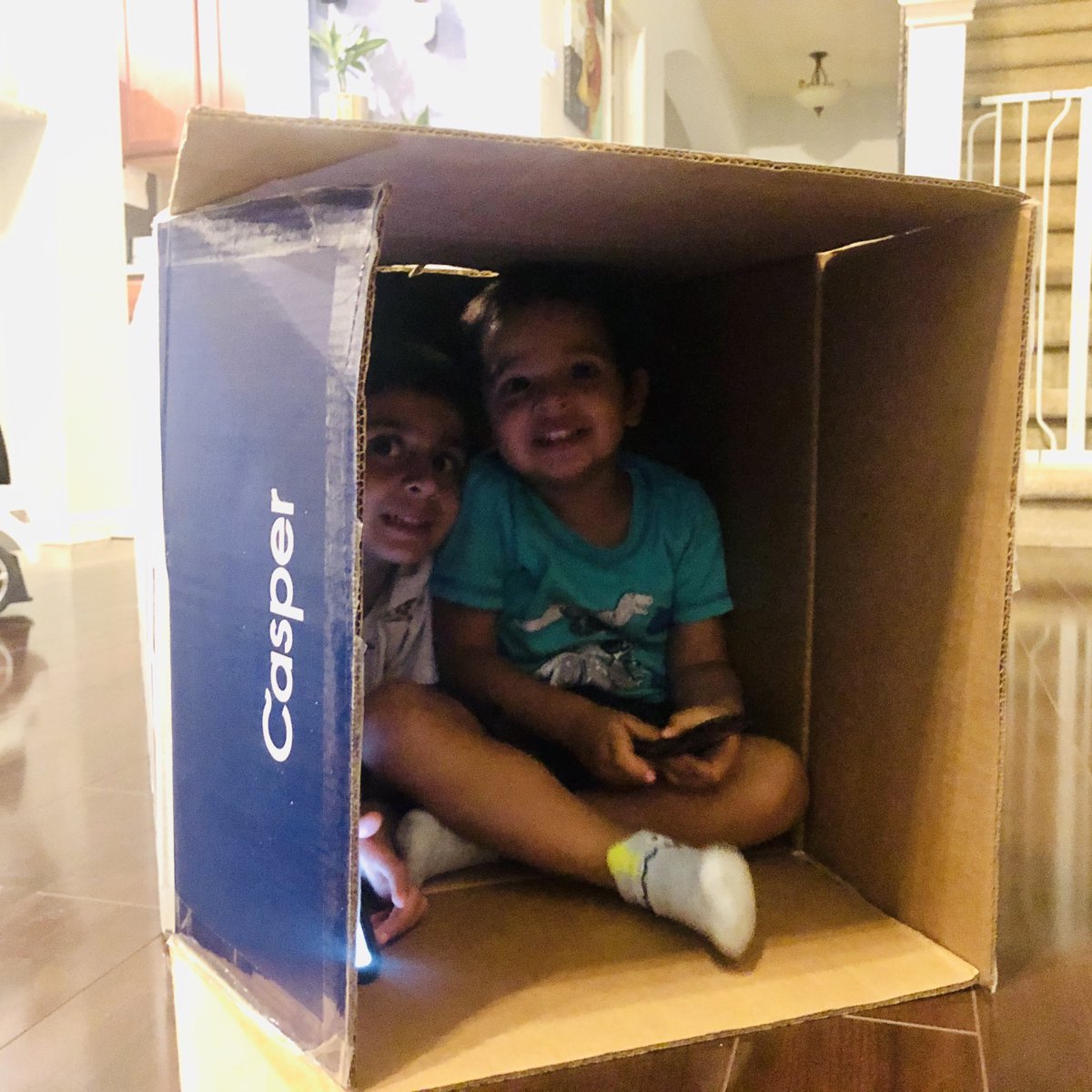vabdwivedi's tweet photo. Don’t know about the mattress yet, but the box is a hit @Casper https://t.co/DcLXcSphU0