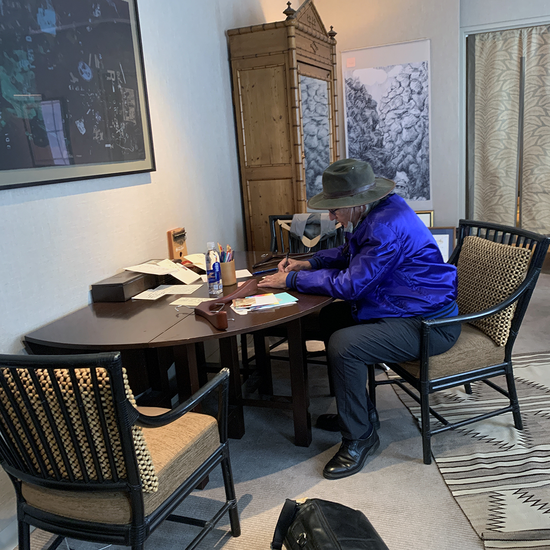 mtilsonthomas's tweet photo. Writing thank you notes and packing up with Shoko Kashiyama, Oliver Theil, and Joshua. It’s been a great 25 years with the @SFSymphony! https://t.co/qgarqPGA0i