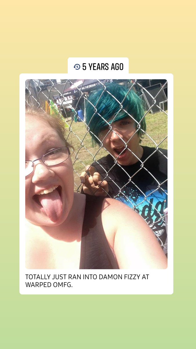 t_deck52895's tweet photo. @deefizzy throwback to the time i accidentally saw you while sitting under a tent listening to FF5 at #VansWarpedTour #FamilyForce5 #awkwardfaces https://t.co/nDoVLGSyMQ
