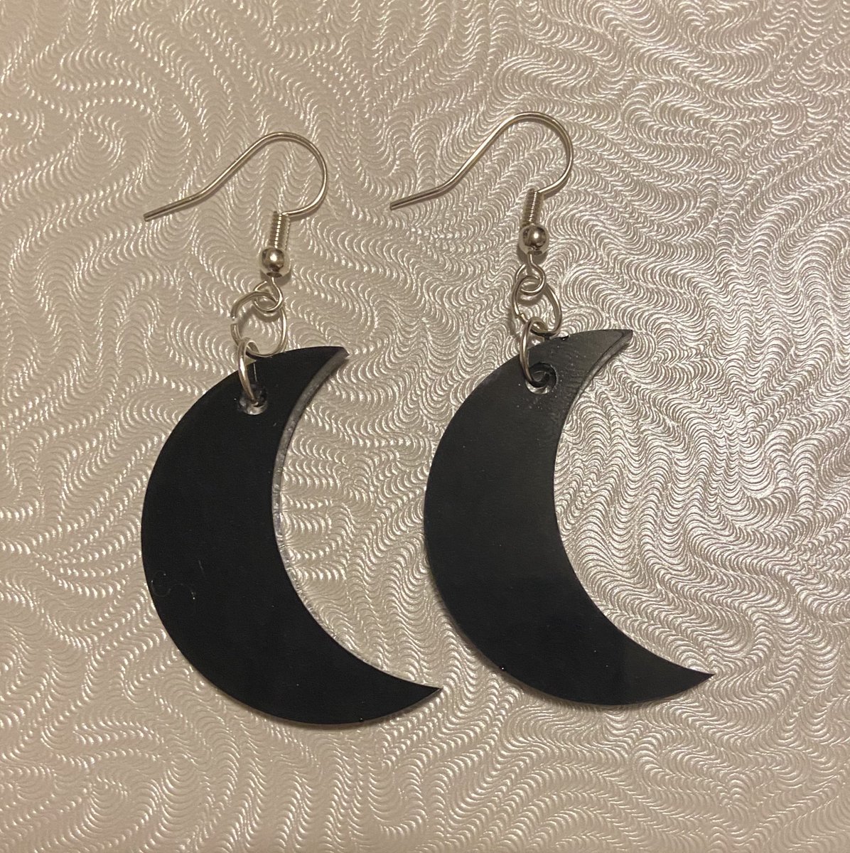 WinnieMHandmade's tweet photo. 2 pieces I finished today 🌙✨ how do we feel about these designs? 🤗 https://t.co/qCQAUQmTa3