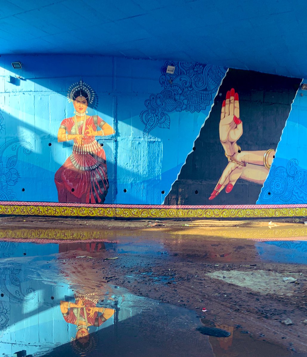 PriyankaPP19's tweet photo. Sometimes before I just retweet our cuttack CMC page where it purely describe the culture of Odisha in wall paint at every bridge.
WHILE passing through the jobra lower bridge I also captured some excellent paint done by our Great Wall painters. https://t.co/zOgkKaBrQH