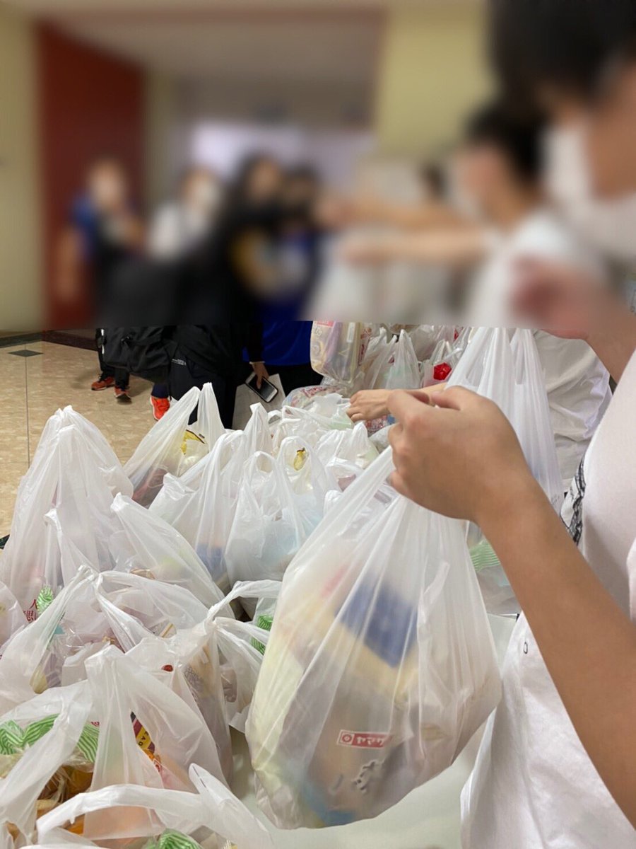 KiisCGdesign's tweet image. 先日、学生に向けてパン配布の支援(と、その告知)を行いました🥖🍞