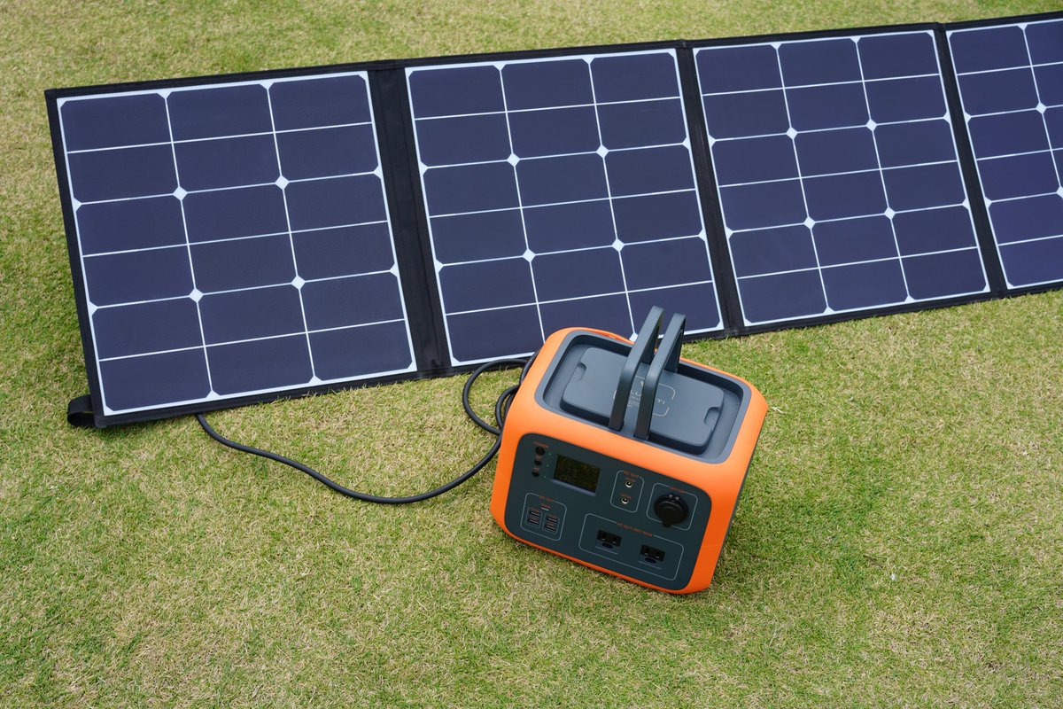 Maxoak_official's tweet photo. #MAXOAK #BLUETTI AC50 500Wh power station is compact, lightweight and powerful. All-in-one Li-ion solar generator, delivers AC and DC power wherever and whenever you need it, also featuring wireless charging function.
#externalbattery #battery #solarpanel #portablechargers https://t.co/Pqdk8dENJm