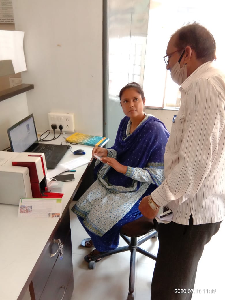 CscMayur's tweet photo. #cscgrameenestore 
#CSCDiwas 
@dintya15 
@CSCGujarat 
@CSCegov_ 
@csc_spm
@CSCSPMVISHAL
@jazan_sengupta

CSC VLE Vinaben Solanki Patan district has achieved top transected WOMAN VLE in Gujarat. https://t.co/XK84ajuZdI
